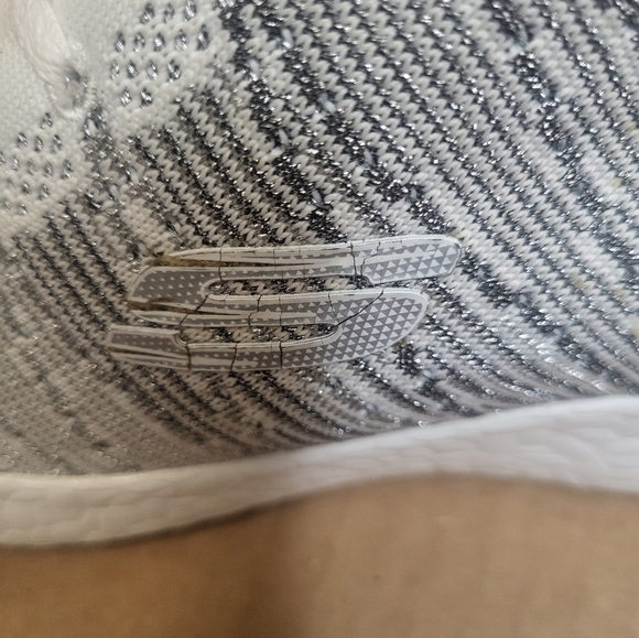 Skecher Air Cooled Memory Foam White/Silver Mid Top Sneakers Women Size 8.5 - Picture 10 of 14